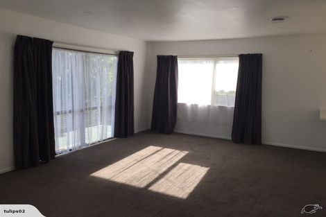 Photo of property in 9 Rewarewa Road, Te Atatu Peninsula, Auckland, 0610
