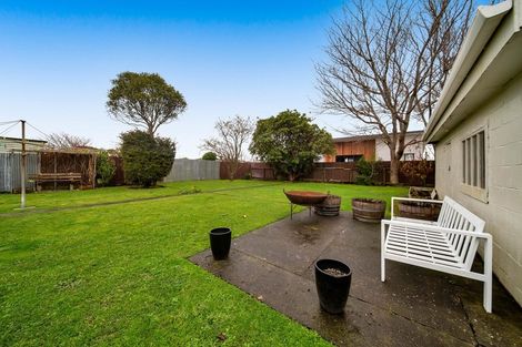 Photo of property in 37 Reid Avenue, Hawera, 4610
