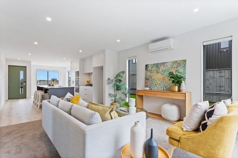 Photo of property in 15 Aquamarine Road, Rosehill, 2113