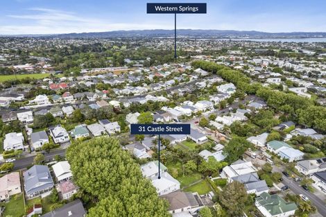 Photo of property in 31 Castle Street, Eltham, 4322