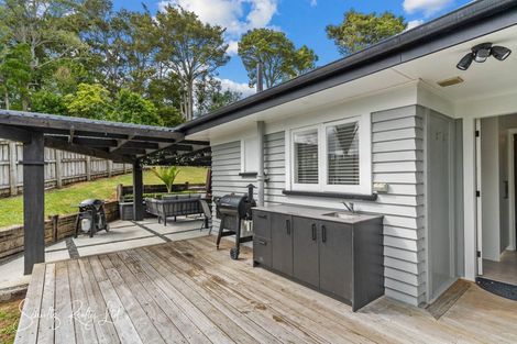 Photo of property in 16 Whaka Street, Maungaturoto, 0520