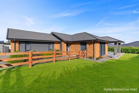 Photo of property in 25 Kauri Drive, Waiuku, 2123