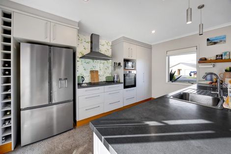 Photo of property in 17 Elizabeth Grove, Stratford, 4332