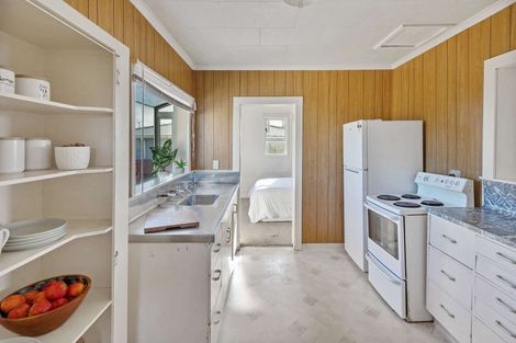 Photo of property in 1 Manuka Street, Castlecliff, Whanganui, 4501