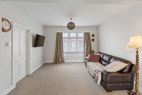 Photo of property in 2 Ngahina Street, Marton, 4710