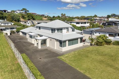 Photo of property in 19 Beach Road, Otumoetai, Tauranga, 3110