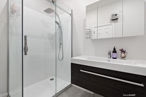 Photo of property in The Villas, 33u3 Hobson Street, Thorndon, Wellington, 6011