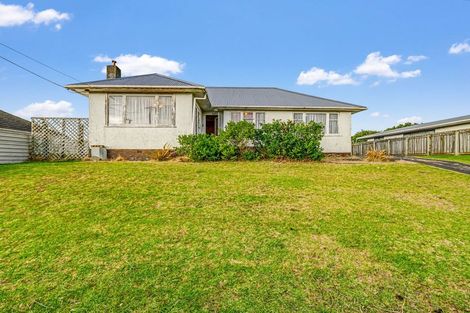 Photo of property in 90 Manuka Street, Castlecliff, Whanganui, 4501
