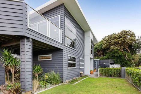 Photo of property in 22 Halse Place, Opunake, 4616