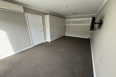 Photo of property in 2/17 Commodore Parry Road, Castor Bay, Auckland, 0620