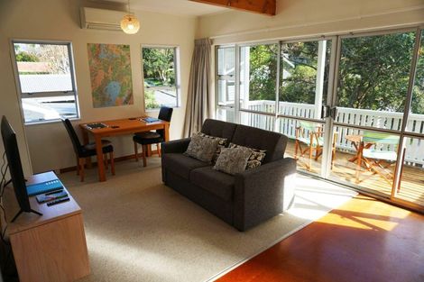 Photo of property in 8 Waikare Street, Karori, Wellington, 6012