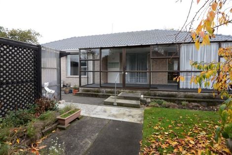 Photo of property in 23 Oakley Crescent, Hornby, Christchurch, 8042