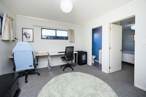Photo of property in 6 Willowstream Grove, Cloverlea, Palmerston North, 4412