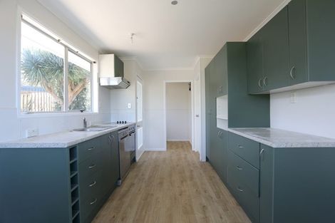Photo of property in 1/18 Cranston Street, Torbay, Auckland, 0632