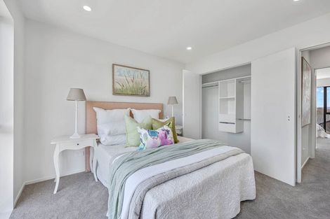 Photo of property in 27 Carole Crescent, Pakuranga, Auckland, 2010