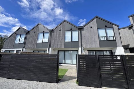 Photo of property in 7/12 Tawa Road, Te Atatu Peninsula, Auckland, 0610
