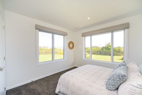 Photo of property in 33 Hartwell Drive, Kelvin Grove, Palmerston North, 4470