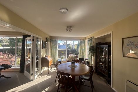 Photo of property in 32 Greendale Avenue, Avonhead, Christchurch, 8042