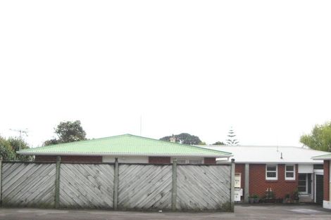 Photo of property in 2/306 Devon Street West, New Plymouth, 4310