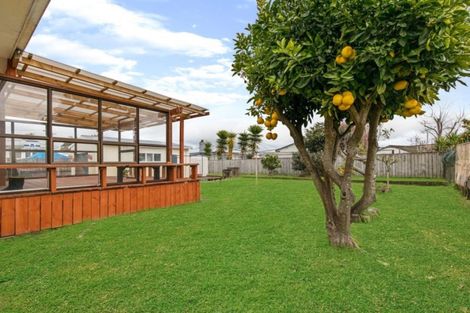 Photo of property in 4 Malmo Place, Massey, Auckland, 0614