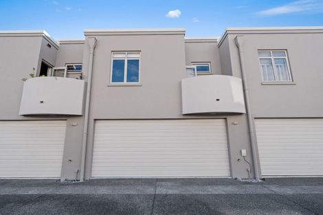 Photo of property in 4/29 Third Avenue, Tauranga, 3110