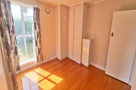 Photo of property in 8 Keeling Road, Henderson, Auckland, 0612