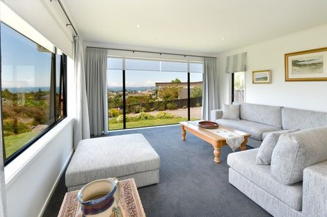 Photo of property in 32 Grovenor Drive, Orewa, 0931