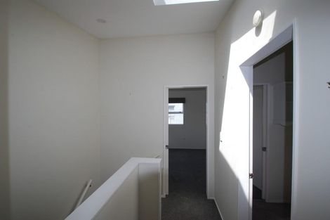 Photo of property in 8/138 Queens Drive, Lyall Bay, Wellington, 6022