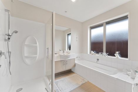 Photo of property in 13 Maple Place, Rangiora, 7400