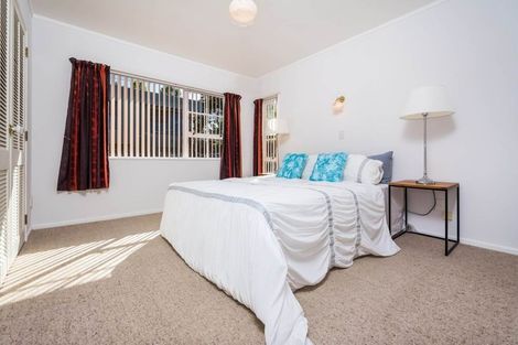 Photo of property in 1/71 Browns Bay Road, Browns Bay, Auckland, 0630