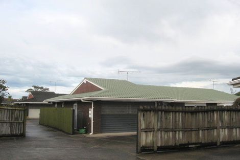 Photo of property in 1/75 Aviemore Drive, Highland Park, Auckland, 2010