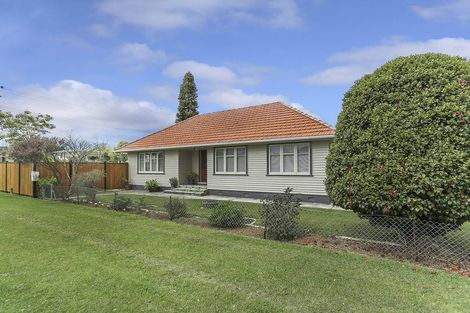 Photo of property in 64 Taikata Road, Te Atatu Peninsula, Auckland, 0610