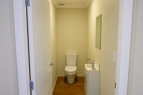 Photo of property in 19u2 Collins Avenue, Tawa, Wellington, 5028