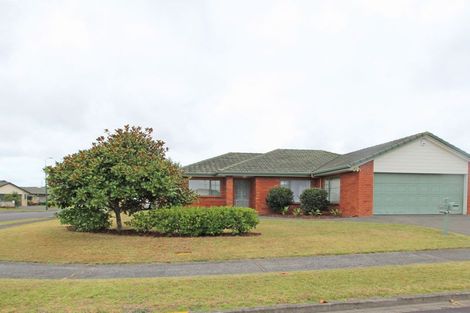 Photo of property in 27 Sandwick Drive, Weymouth, Auckland, 2103