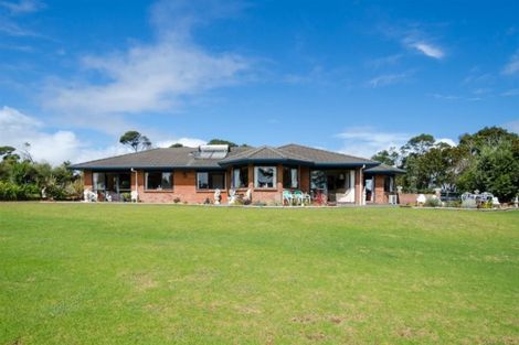 Photo of property in 355 Kiwitahi Road, Helensville, 0875