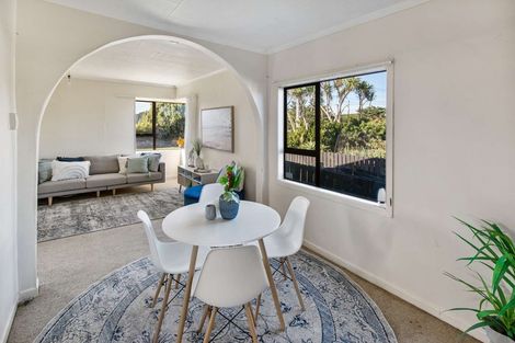 Photo of property in 1 Manuka Street, Castlecliff, Whanganui, 4501