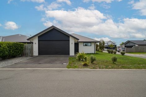 Photo of property in 32 Kawari Drive, Pegasus, 7612