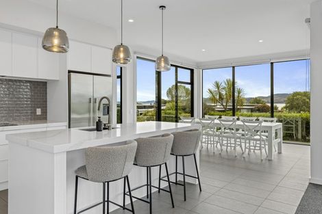 Photo of property in 8 Karapoto Lane, Rainbow Point, Taupo, 3330
