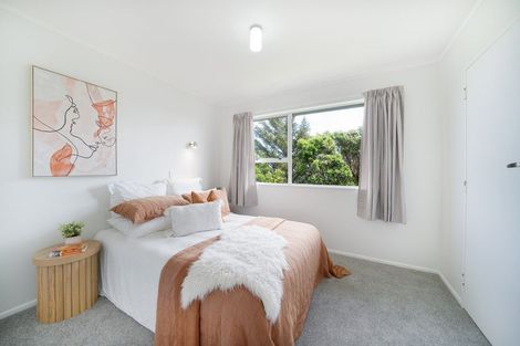 Photo of property in 29a Chetwode Grove, Newlands, Wellington, 6037