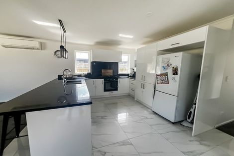 Photo of property in 4 Ivy Lane, Kelvin Grove, Palmerston North, 4414