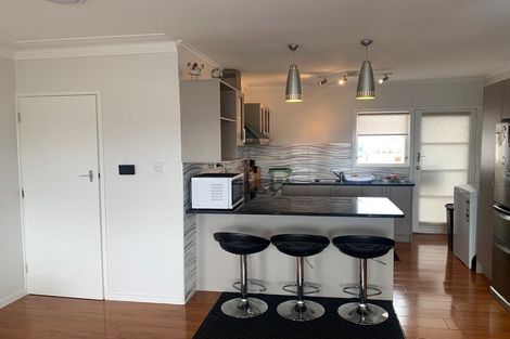 Photo of property in 2/23 Green Street, Papakura, 2110