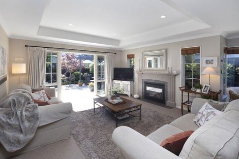 Photo of property in 10 Willowview Drive, Redwood, Christchurch, 8051