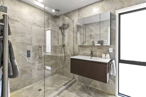 Photo of property in 9 Bayly Road, Moturoa, New Plymouth, 4310