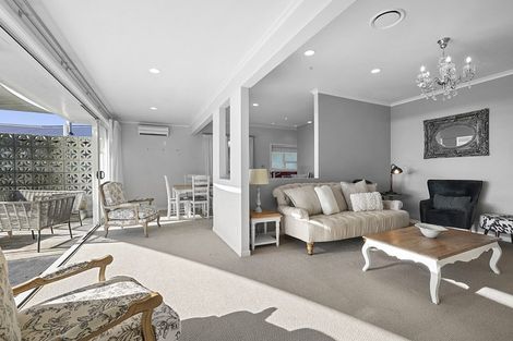 Photo of property in 27 List Street, Welbourn, New Plymouth, 4310