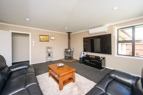 Photo of property in 2a Galea Grove, Kelvin Grove, Palmerston North, 4414