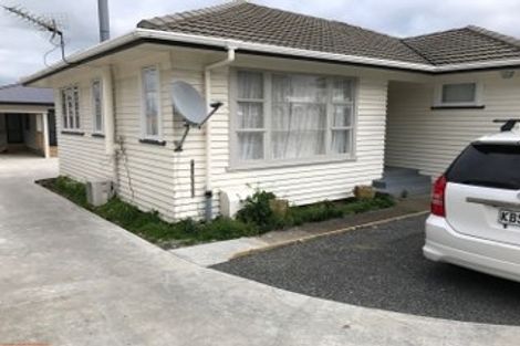 Photo of property in 27 Collins Road, Melville, Hamilton, 3206