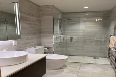 Photo of property in 203/585 Beach Road, Rothesay Bay, Auckland, 0630