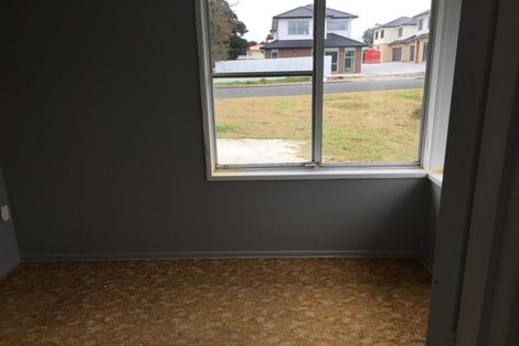 Photo of property in 35 Landon Avenue, Mangere East, Auckland, 2024