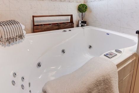 Photo of property in 122 Fitzherbert Avenue, Tawhero, Whanganui, 4501