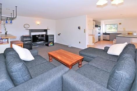 Photo of property in 9/1b Birkenhead Avenue, Birkenhead, Auckland, 0626